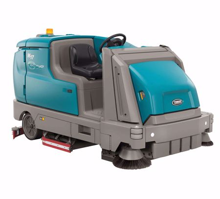 Tennant M17 large industrial ride on floor scrubber sweeper